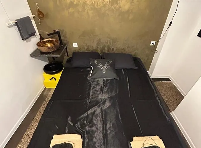 La Famiglia Apartment