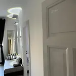 La Famiglia Apartment